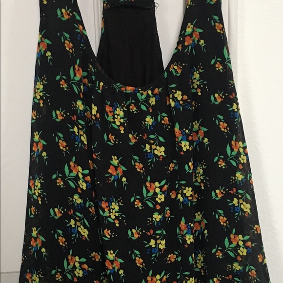 Forever 21 Floral Top - Picture 4 of 5